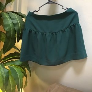 J CREW mini skirt size 6 polyester green ruffled